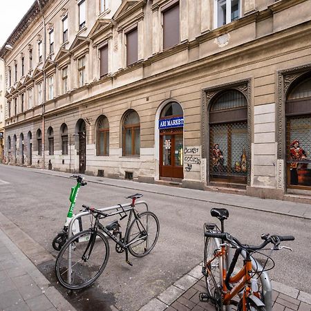 D24 - Historic Quarter Design Loft - Best Location By Bqa Budapest Exteriör bild